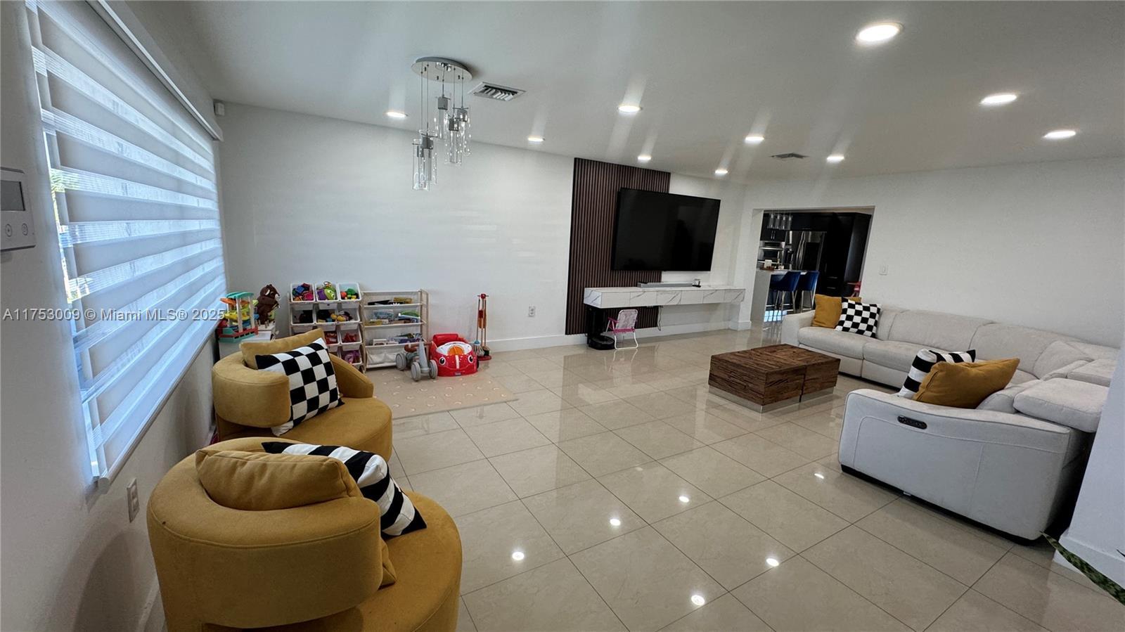 18525 NW 38th Ave # 1, Miami Gardens FL 33055 photo 3