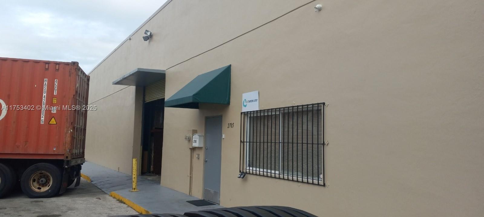 2705 NW 108th Ave, Doral FL 33172 photo 3