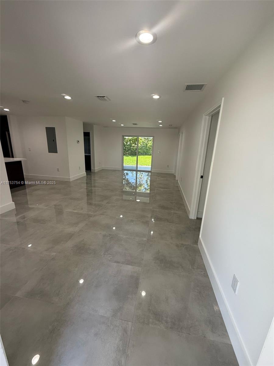 12911 Wood St, Miami FL 33167 photo 2
