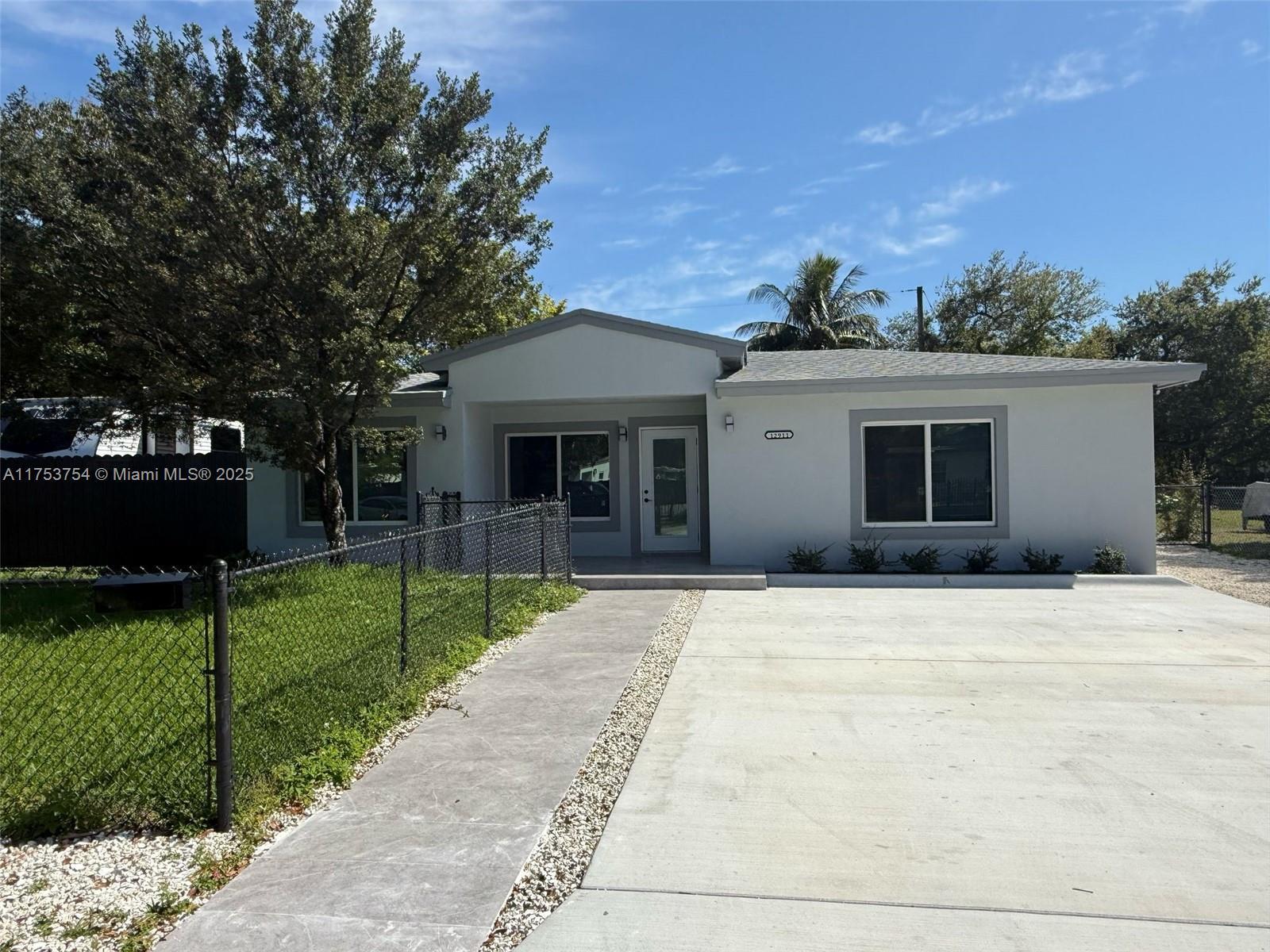 12911 Wood St, Miami FL 33167