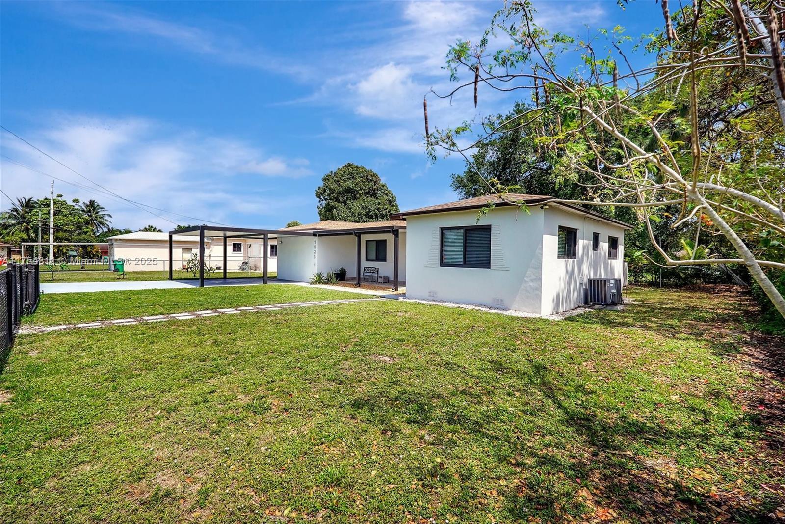 1625 NW 147th St Dr, Miami FL 33167 photo 3