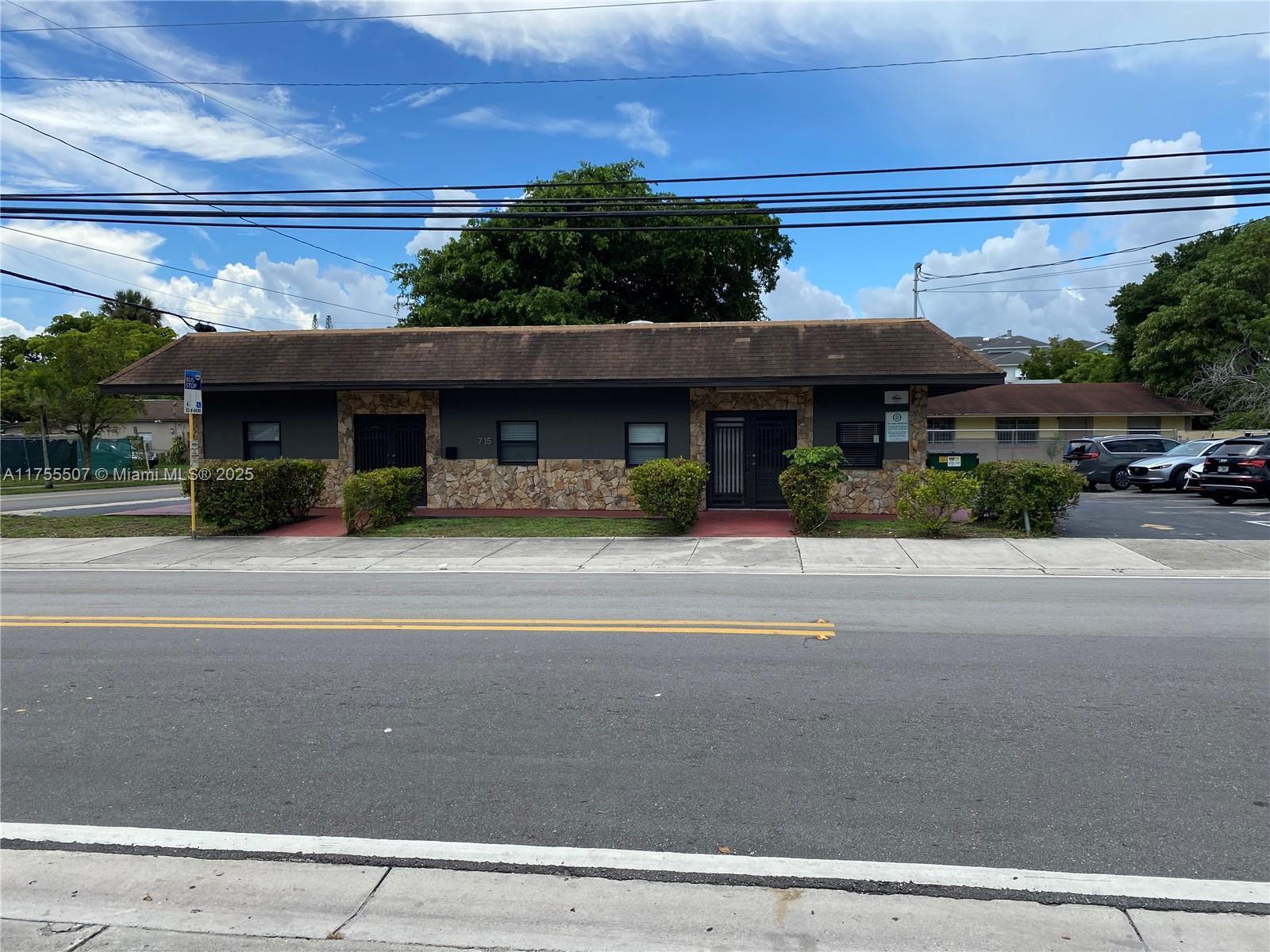 715 NW 1st St, Dania Beach FL 33004 photo 2