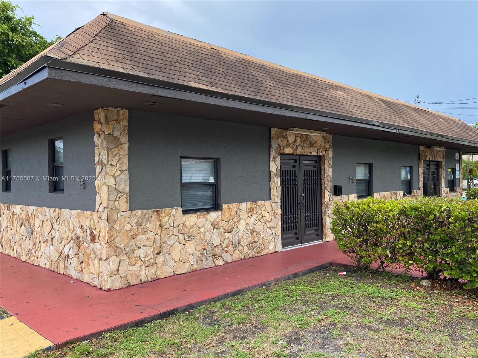 715 NW 1st St, Dania Beach FL 33004 photo 3