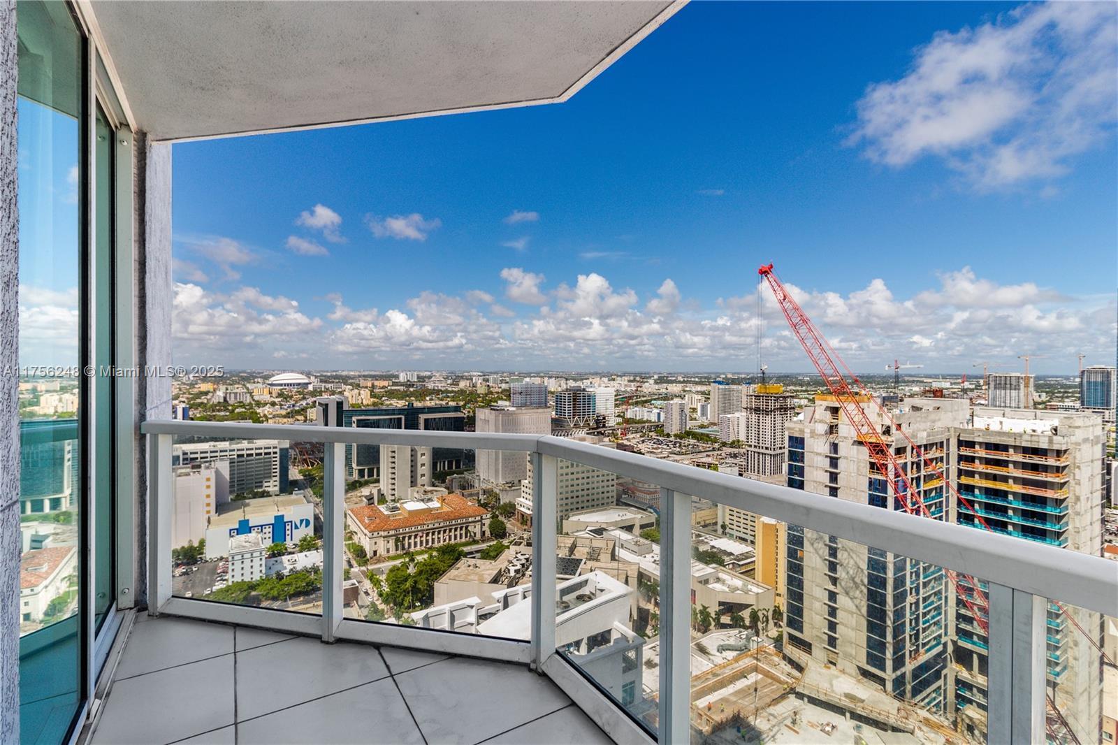 253 NE 2nd St # 3702, Miami FL 33132 photo 4