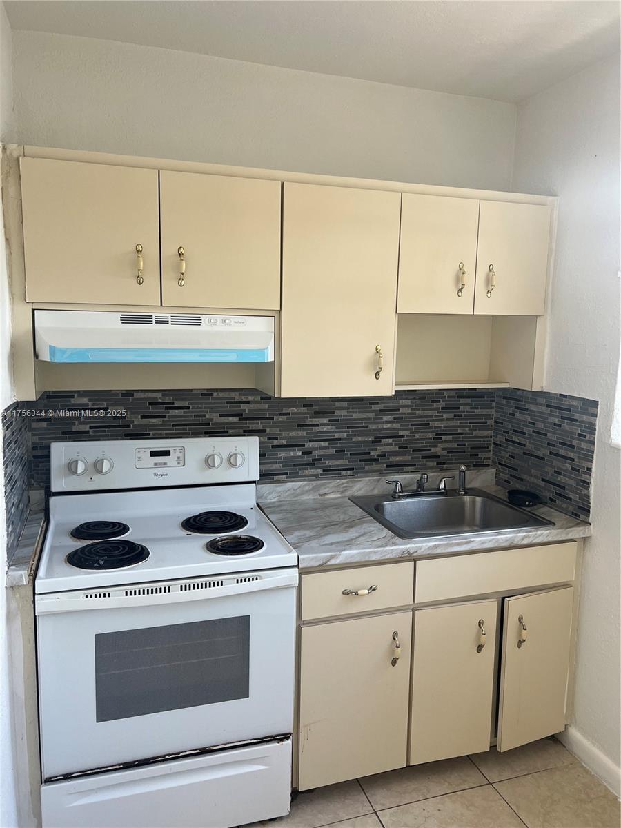 2052 Washington Ave # 1, Opa-Locka FL 33054 photo 2
