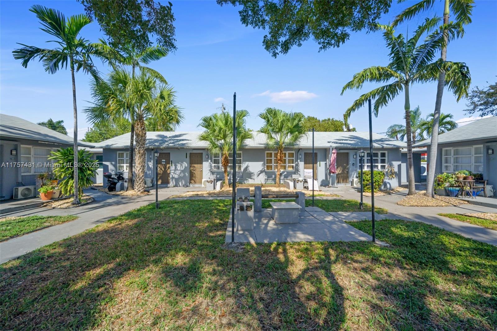 1815 Mckinley St, Hollywood FL 33020 photo 2