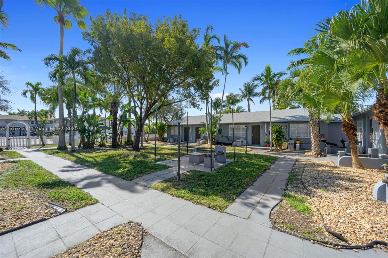 1815 Mckinley St, Hollywood FL 33020 photo 4