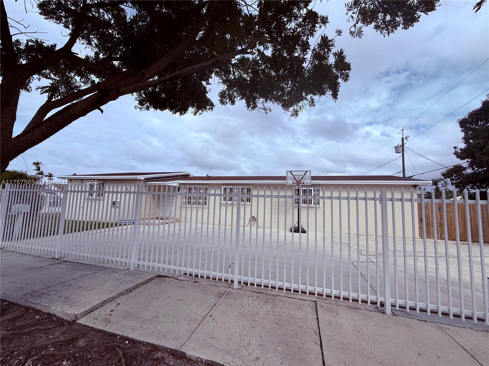 661 SE 7th Ave # 661, Hialeah FL 33010