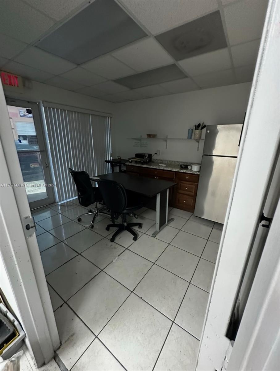 8002 NW 90th St, Medley FL 33166 photo 5
