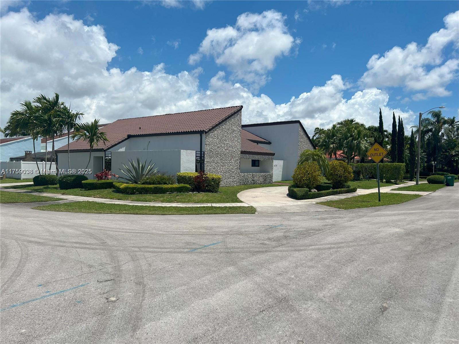 8735 SW 54th, Miami FL 33165 photo 3