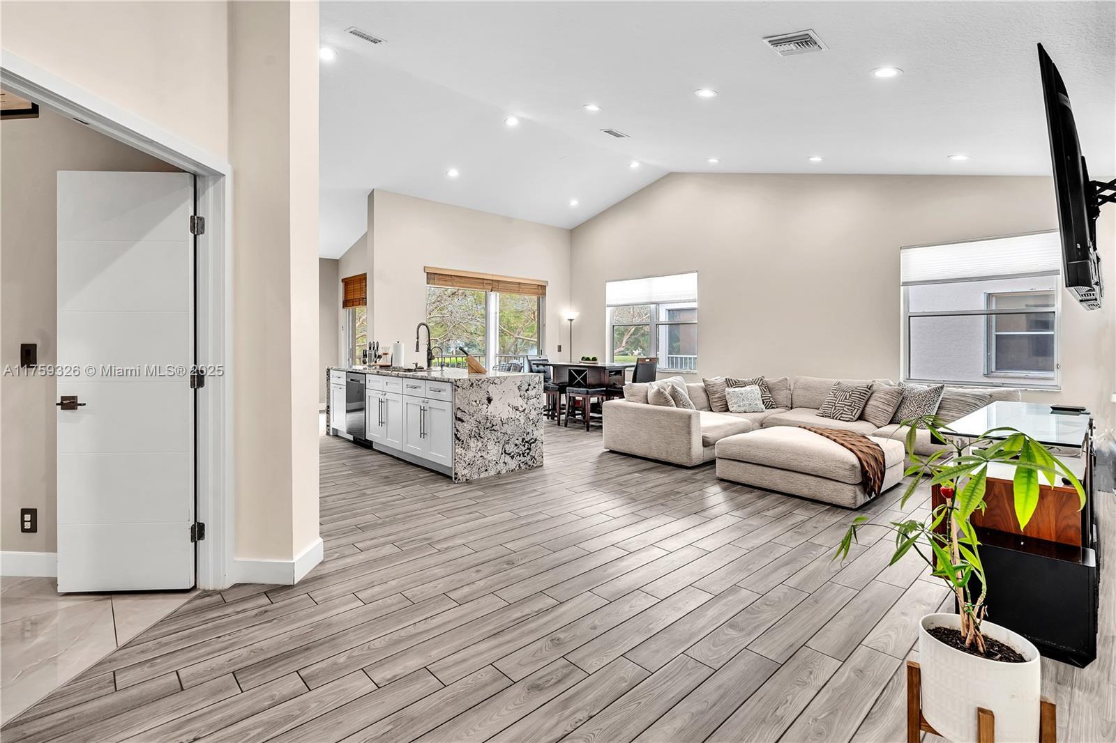 8520 Via Romana # 82U, Boca Raton FL 33496 photo 5