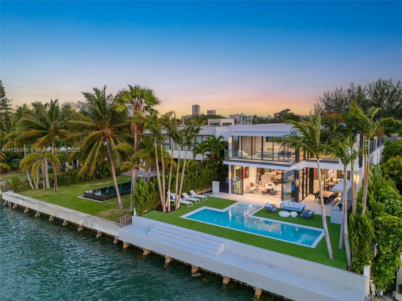 315 N Shore Dr, Miami Beach FL 33141 photo 2