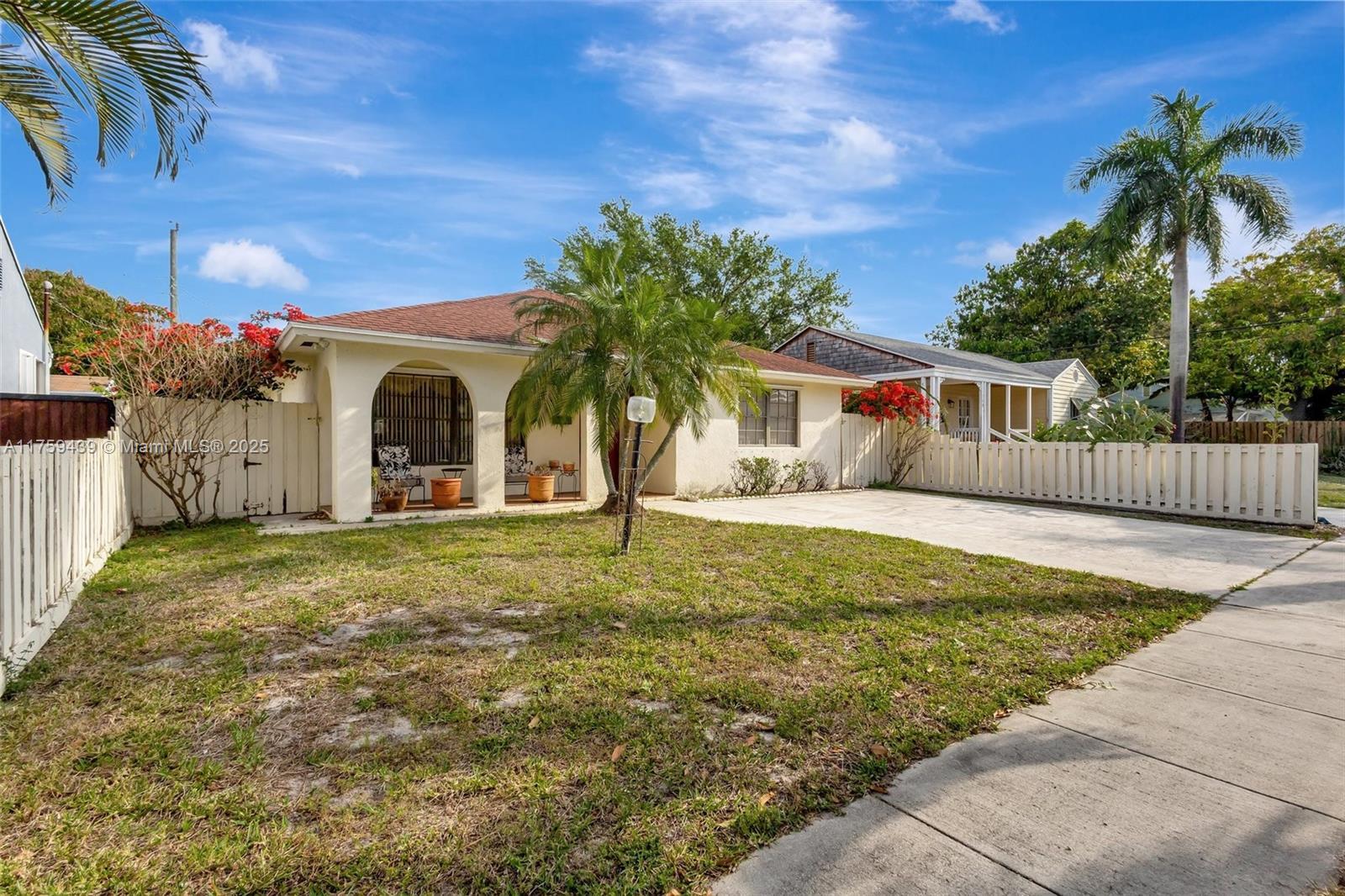 713 Highland Dr, West Palm Beach FL 33405 photo 2