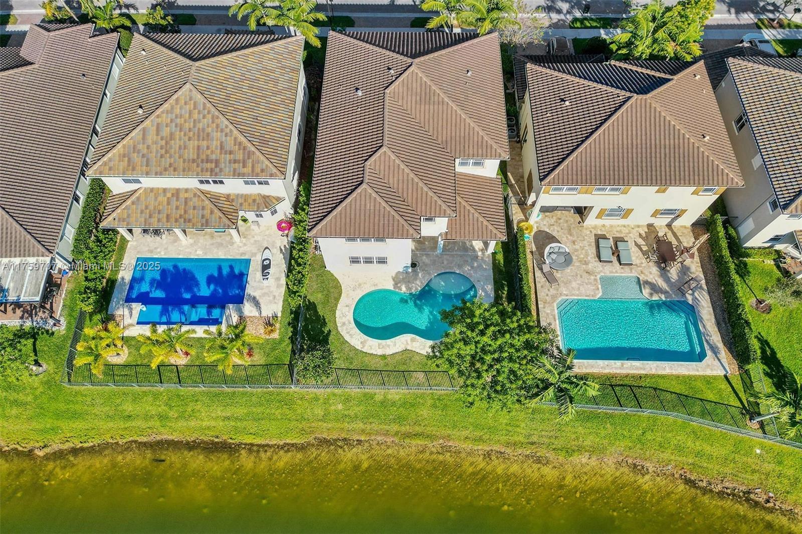 8610 Lakeside Bnd, Parkland FL 33076 photo 2