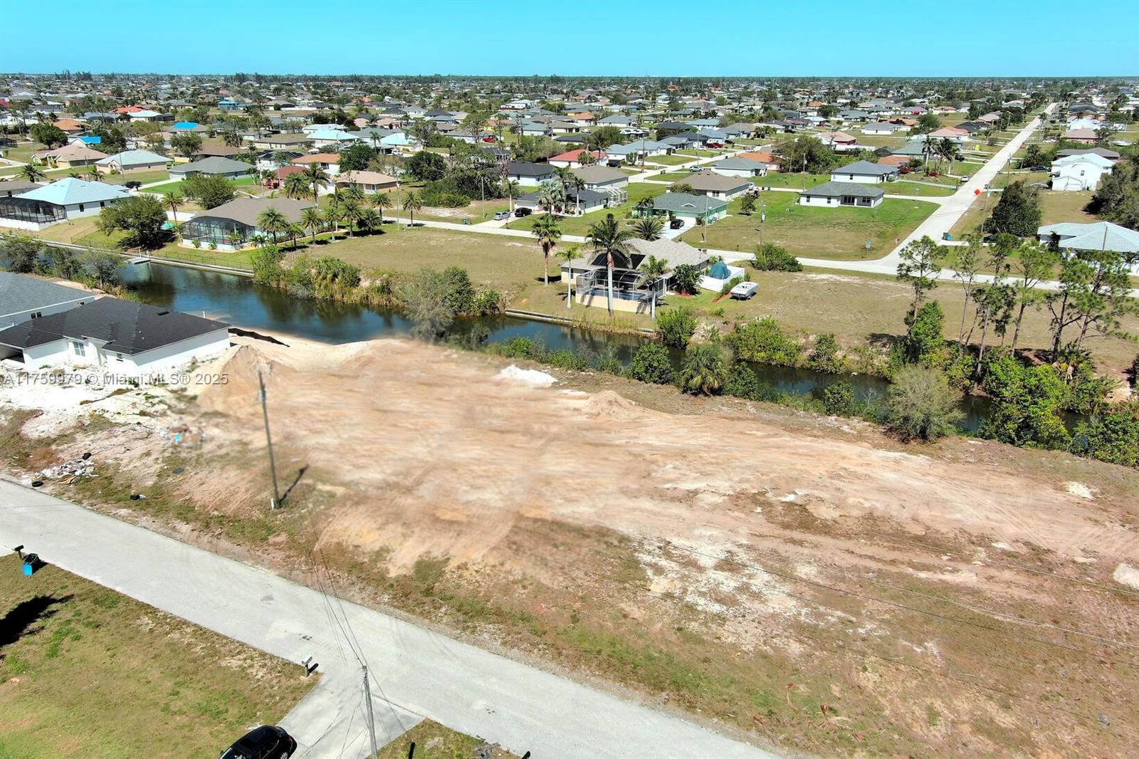 1611 NW 2nd St, Cape Coral, FL 33993 photo 2