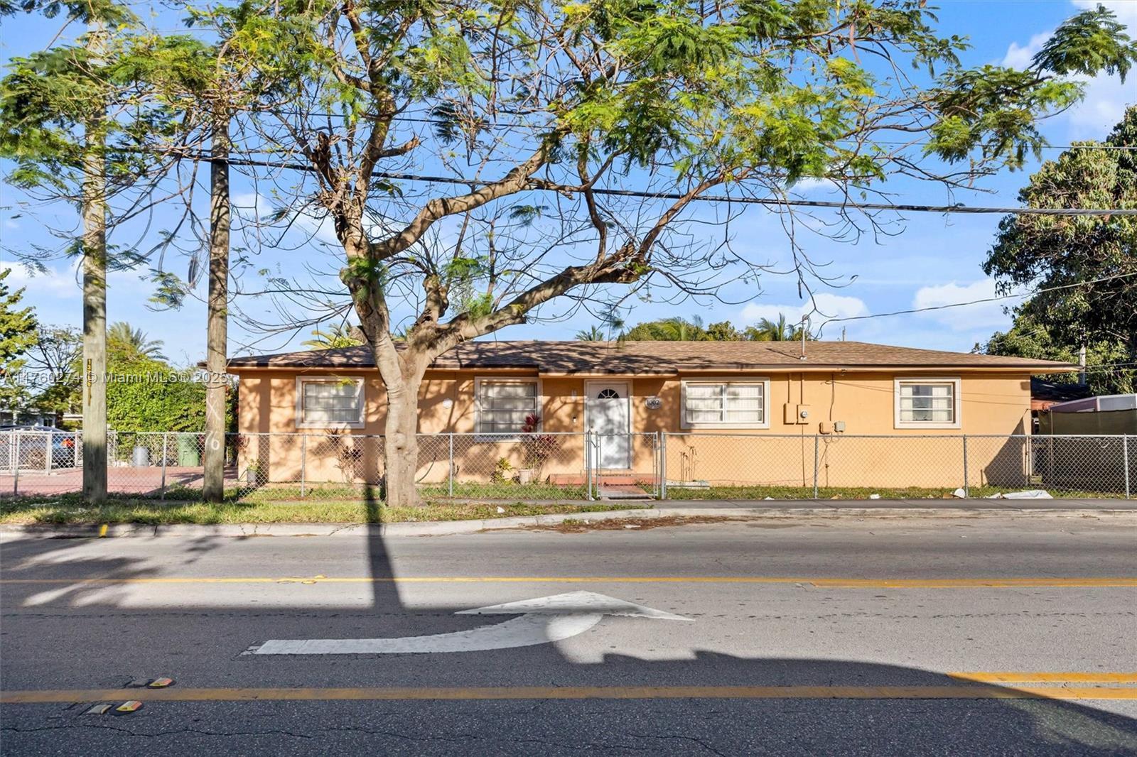 1002 E 20th St, Hialeah FL 33013 photo 4