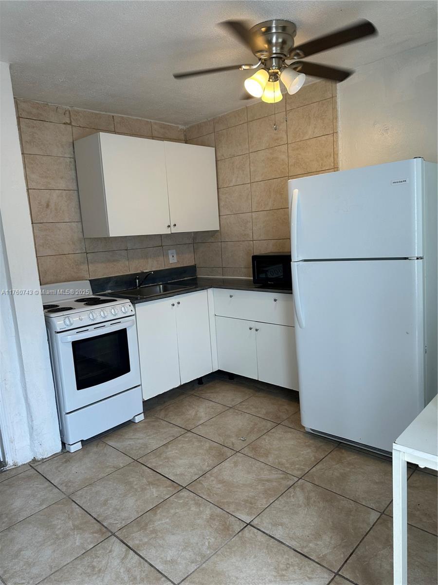 615 NE 3rd St # 4, Hallandale Beach FL 33009 photo 4