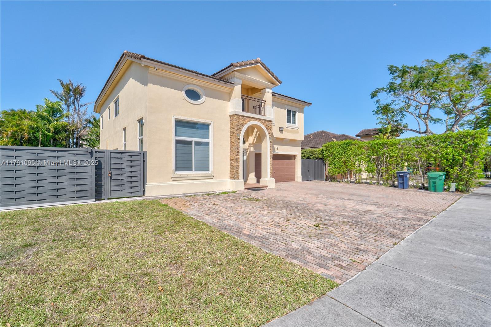 15271 SW 15th Way, Miami FL 33194 photo 2