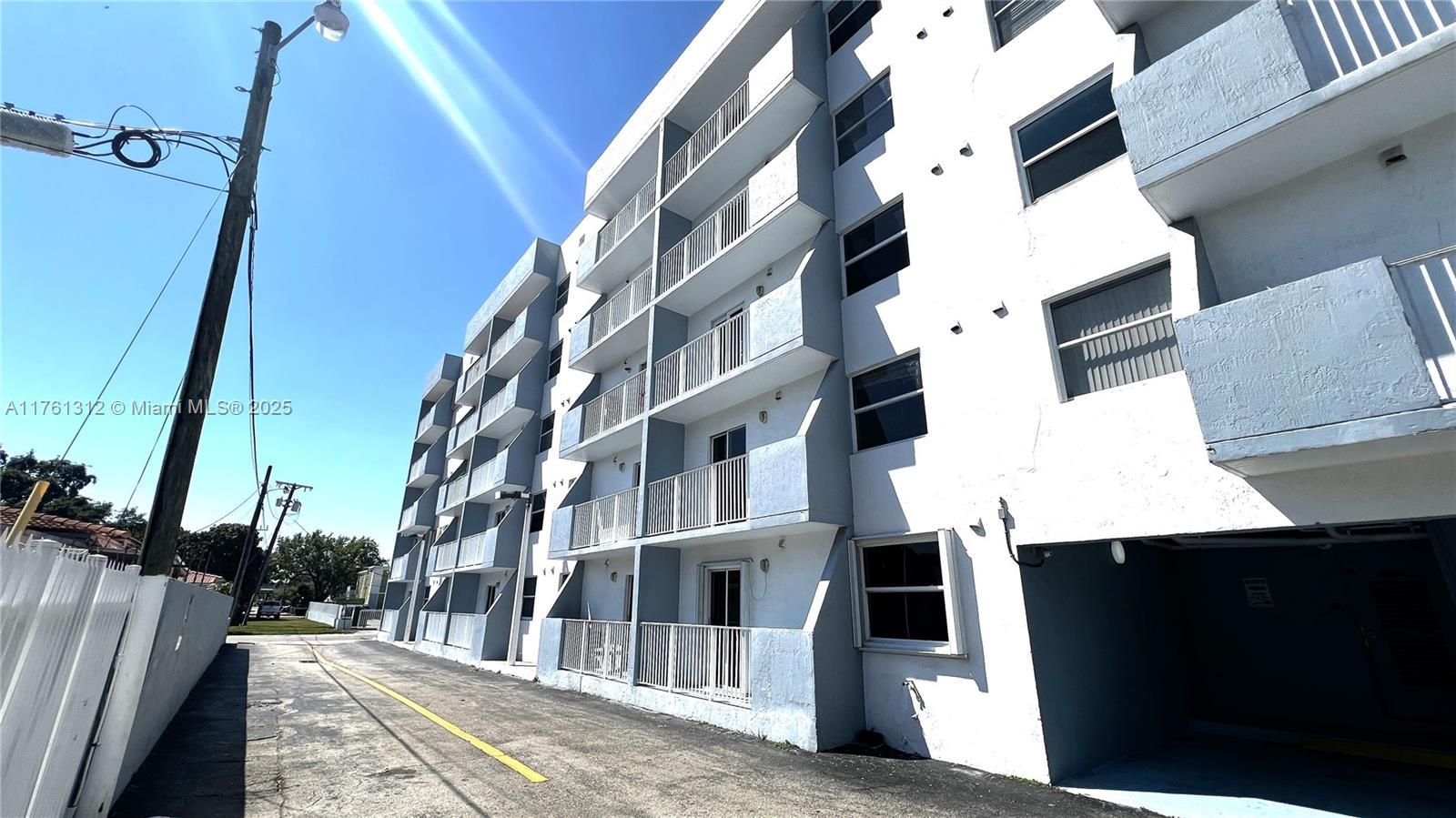 2575 SW 27th Ave # 205, Miami FL 33133 photo 2