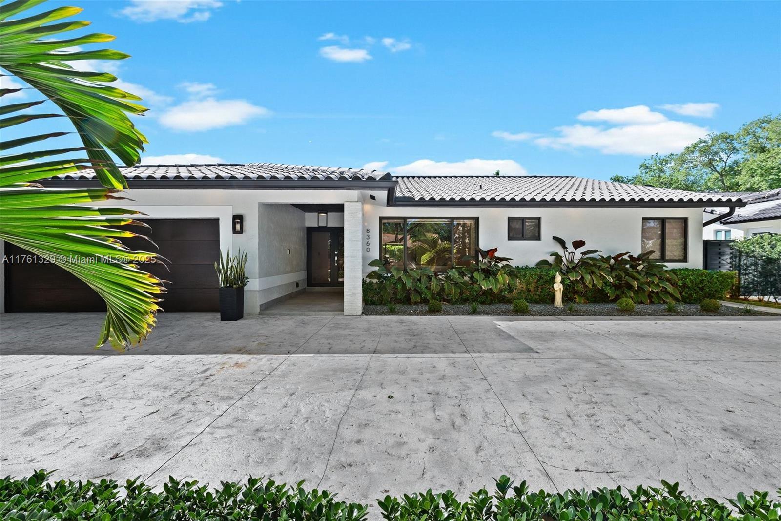 8360 NW 167th Ter, Miami Lakes FL 33016 photo 3
