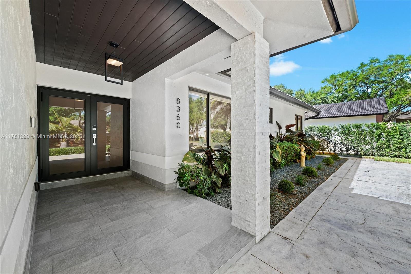 8360 NW 167th Ter, Miami Lakes FL 33016 photo 4