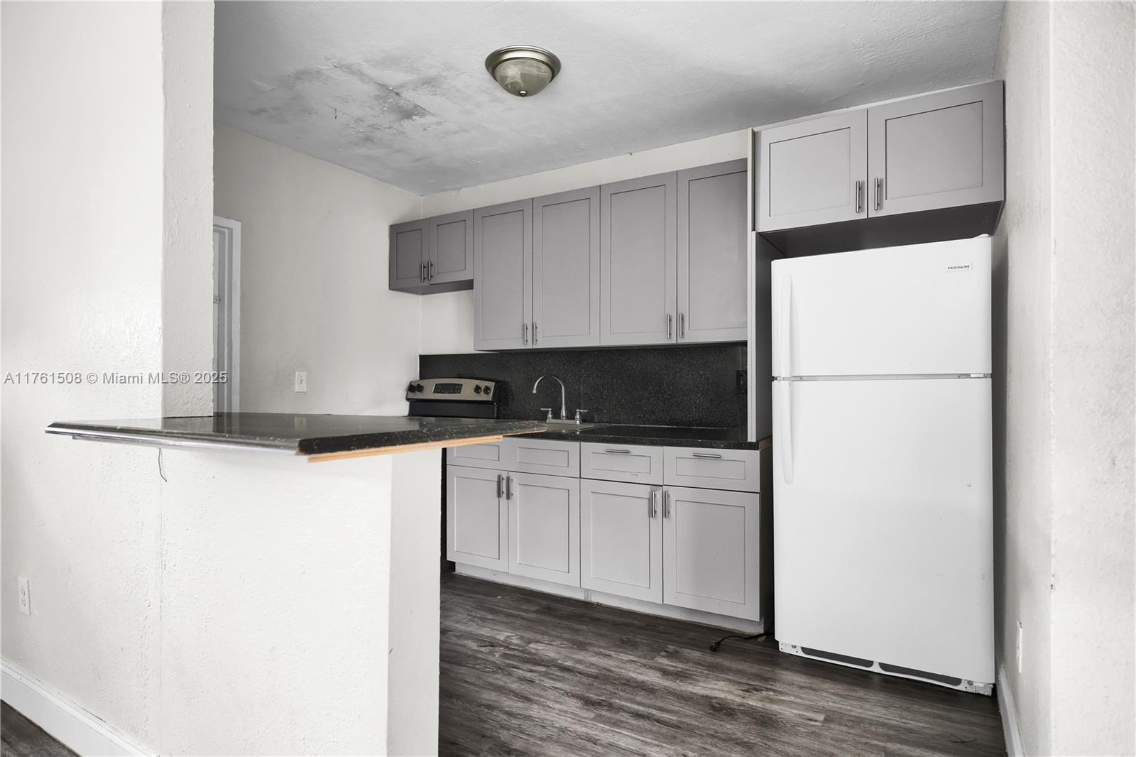 1575 NW 59th St, Miami FL 33142 photo 5
