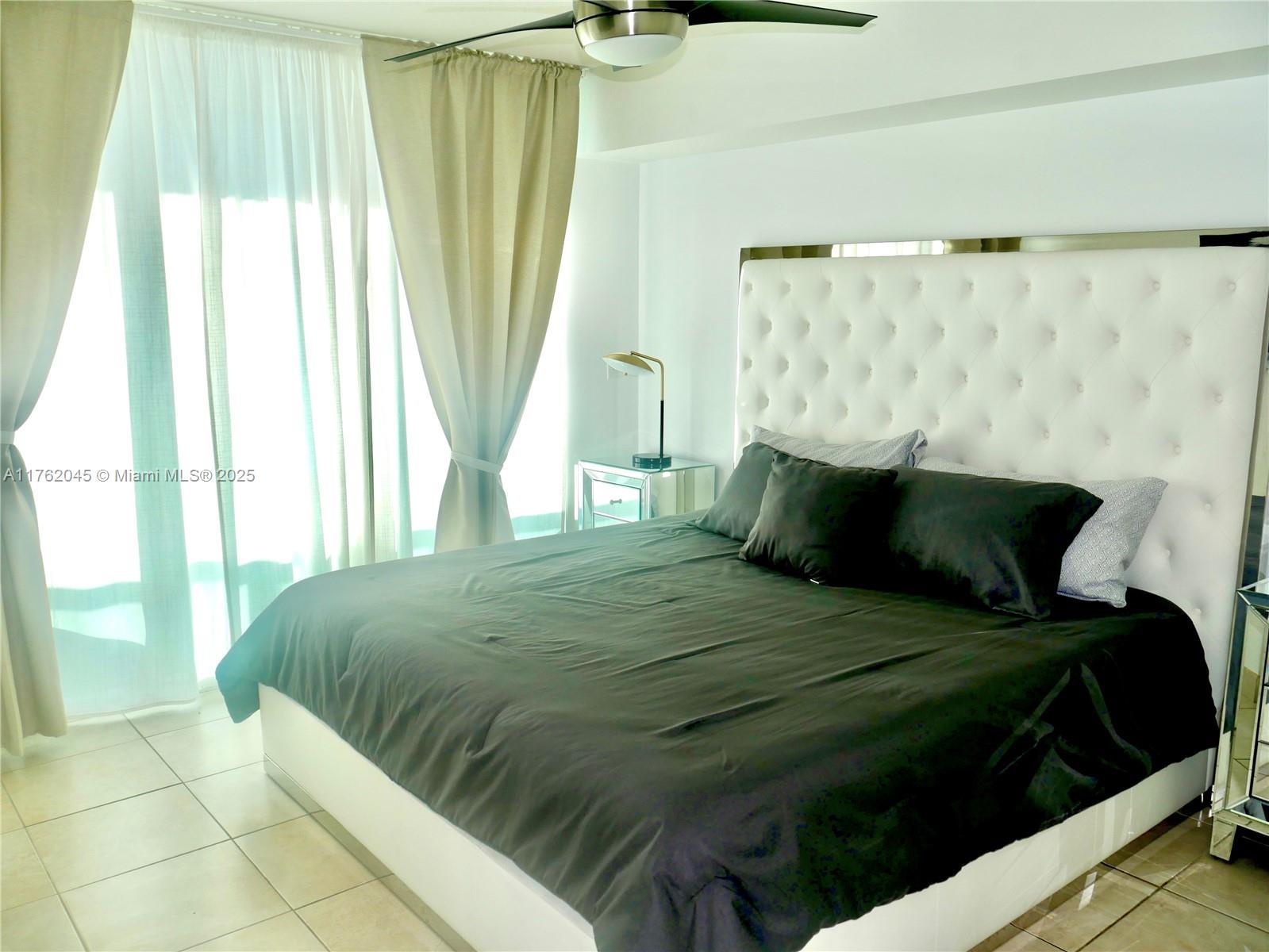31 SE 5th St # 2611, Miami FL 33131 photo 2