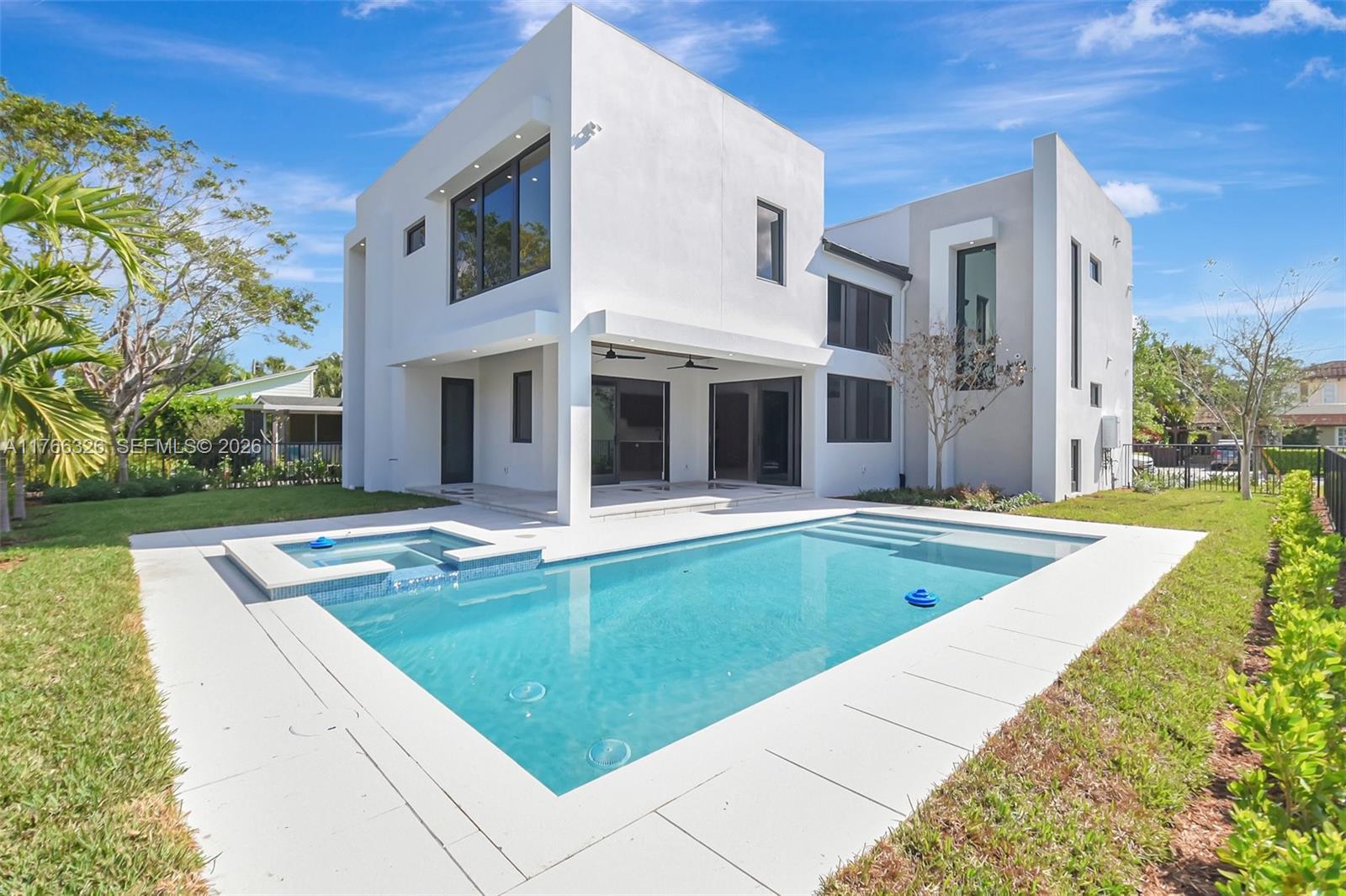 1419 N Lakeside Dr, Lake Worth FL 33460 photo 2