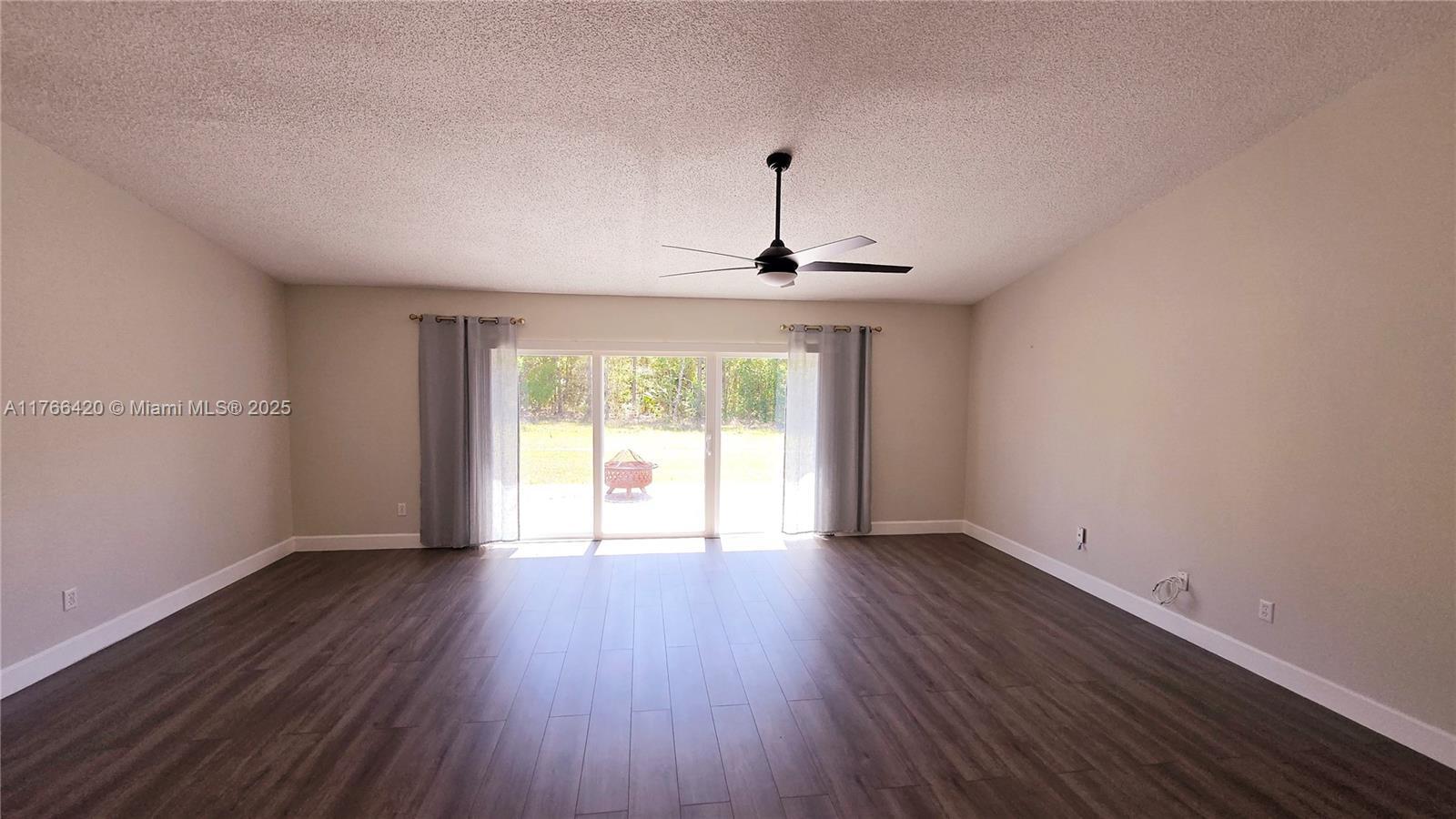 950 Amy Ridge CT, Kissimmee FL 34747 photo 4