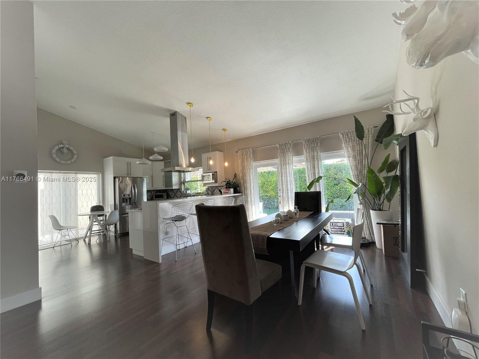 1103 NW 133rd Ct, Miami FL 33182 photo 4
