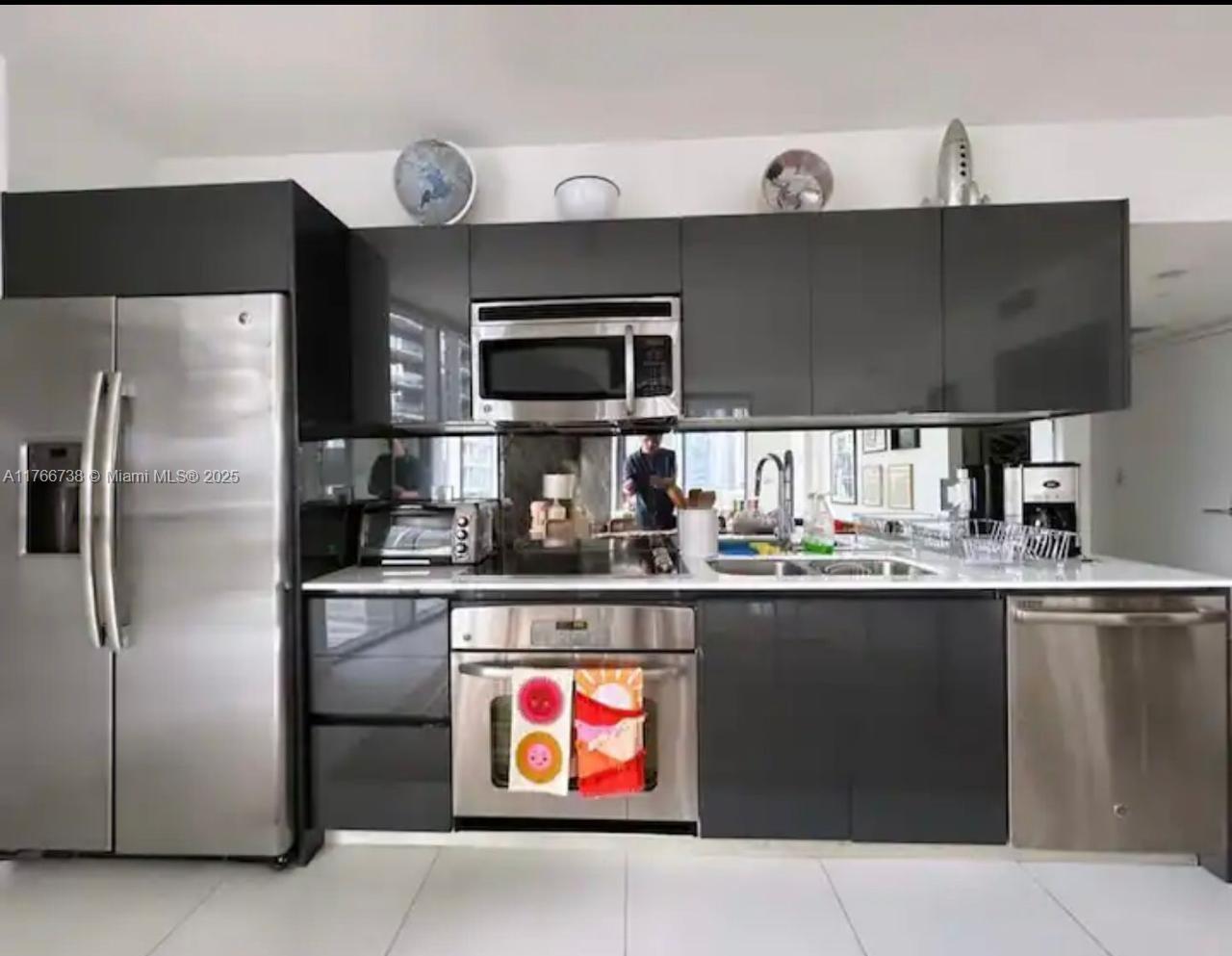 31 SE 6th St # 1601, Miami FL 33131 photo 3