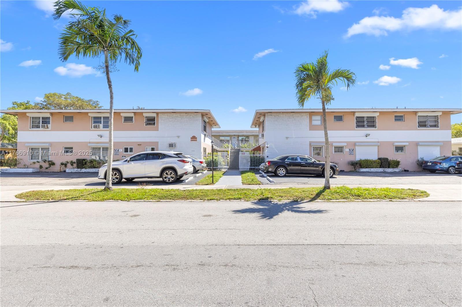 2000 Buchanan St, Hollywood FL 33020