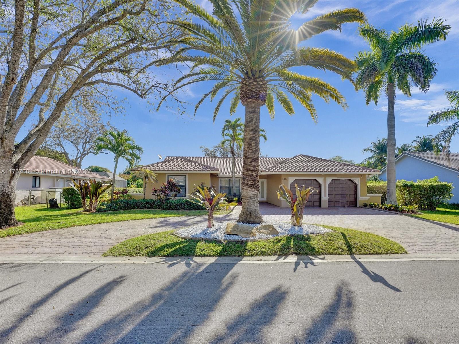 5477 NW 88th Ter, Coral Springs FL 33067
