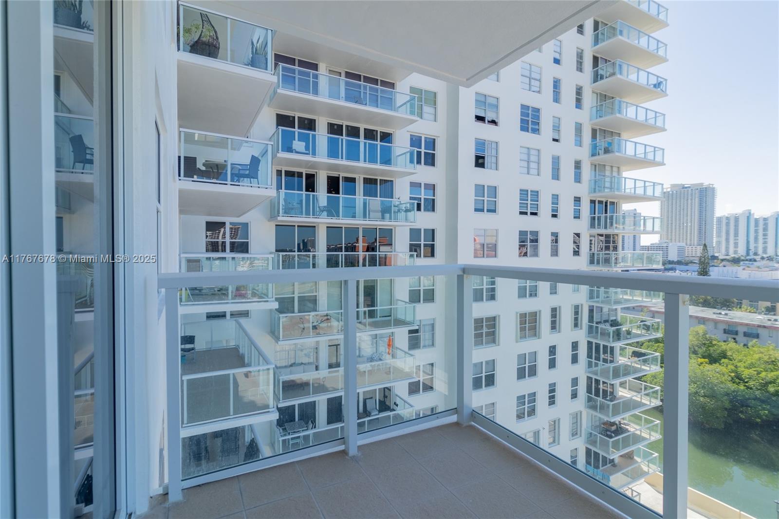 230 174th St # 1015, Sunny Isles Beach FL 33160 photo 2