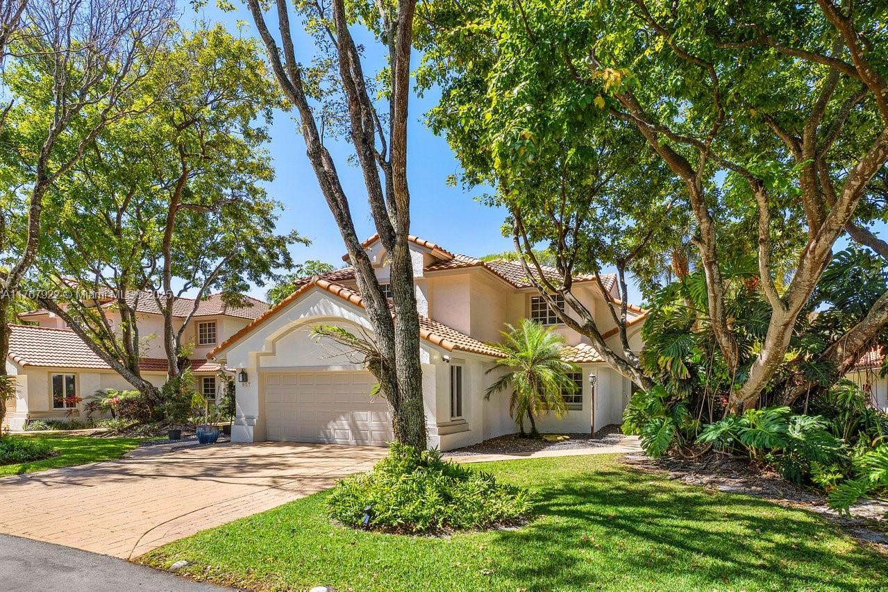517 Misty Oaks Dr, Pompano Beach FL 33069 photo 2