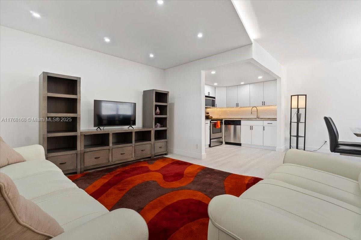 590 Brittany M # 590, Delray Beach FL 33446 photo 2