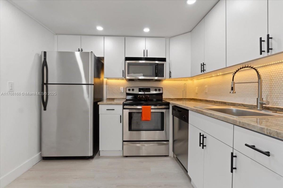 590 Brittany M # 590, Delray Beach FL 33446 photo 5