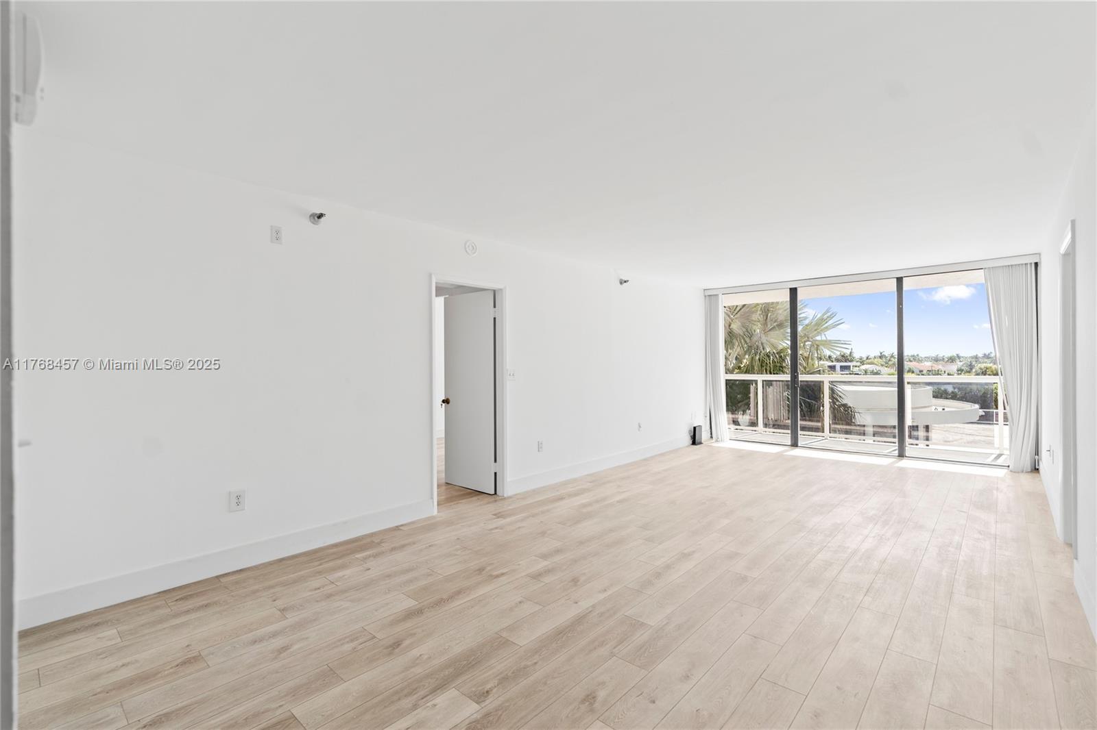 20505 E Country Club Dr # 434, Aventura FL 33180 photo 2