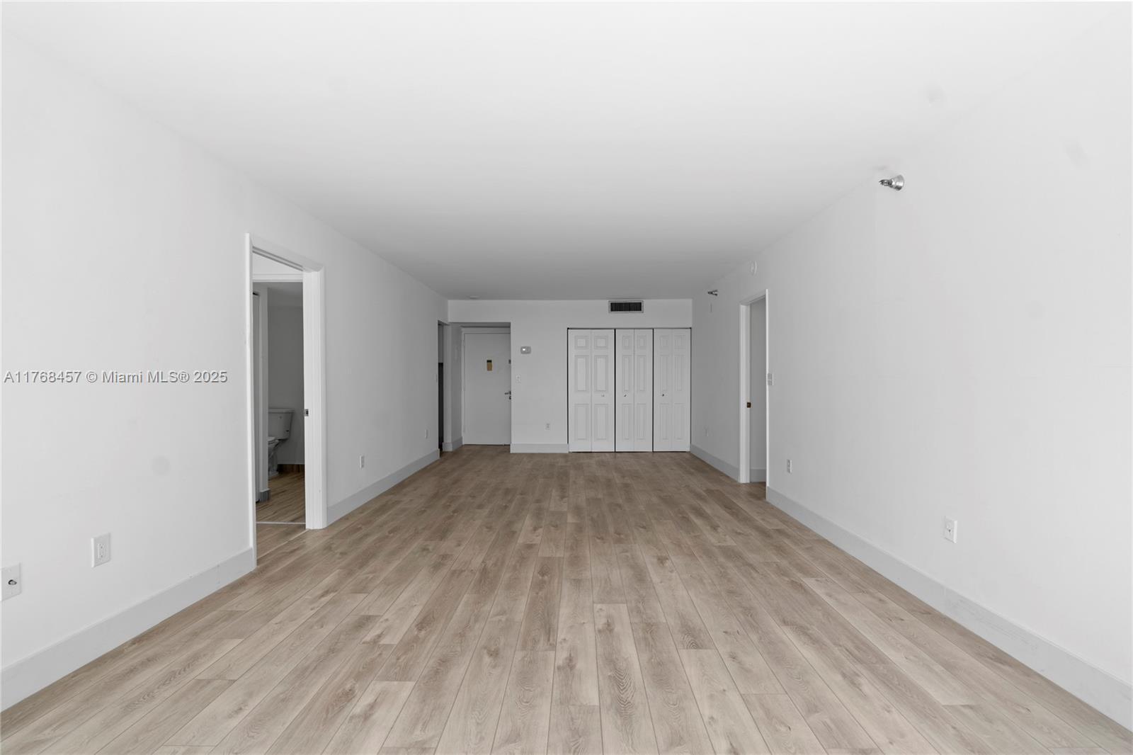 20505 E Country Club Dr # 434, Aventura FL 33180 photo 5
