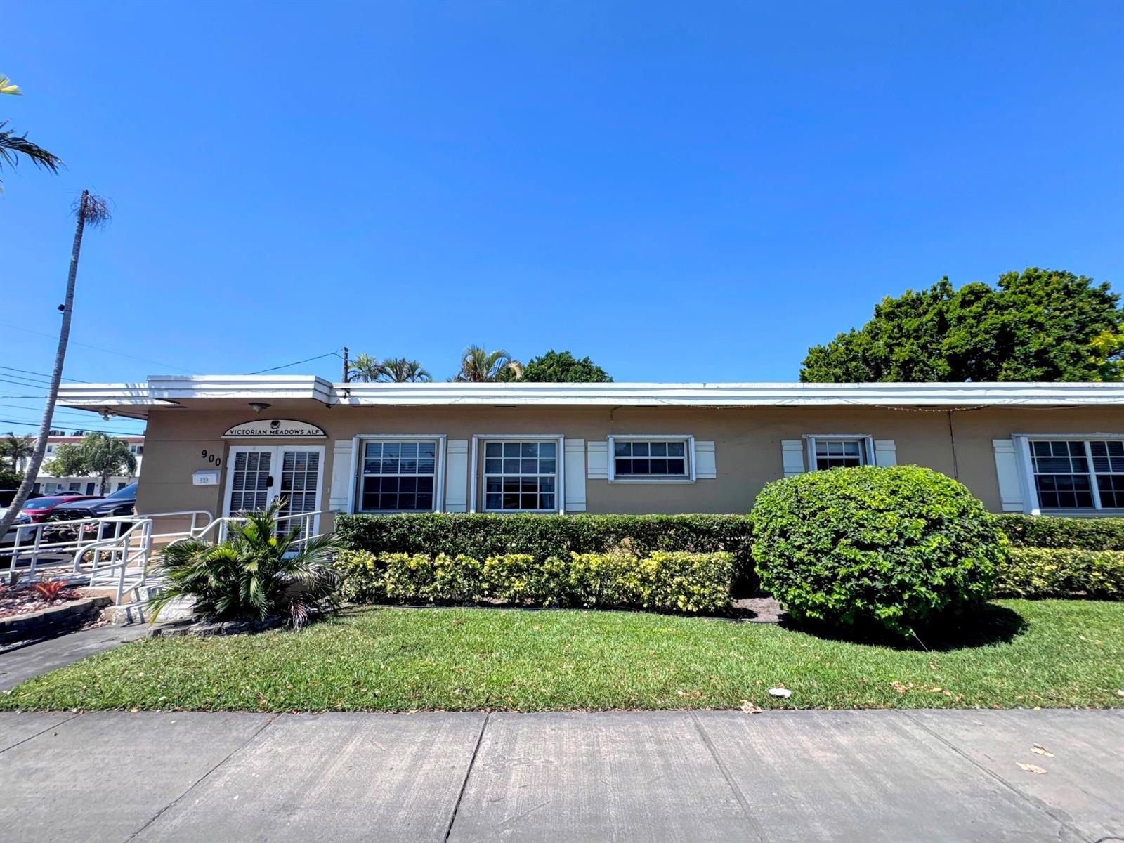 900 N 24th Avenue, Hollywood FL 33020