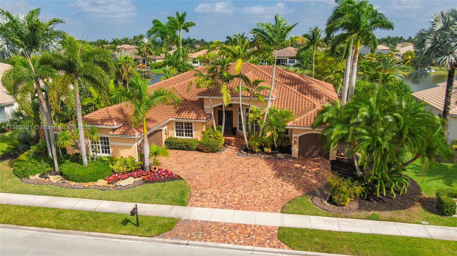 15045 SW 37th St, Davie FL 33331