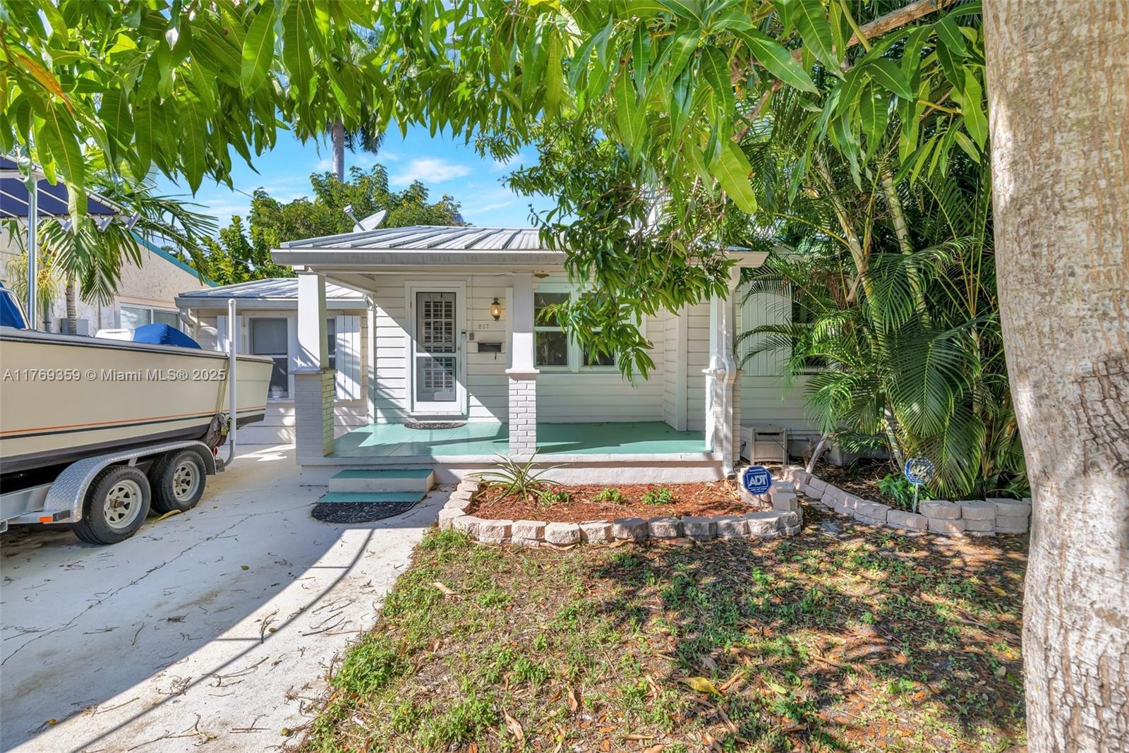 217 SE 10th St, Fort Lauderdale FL 33316 photo 5