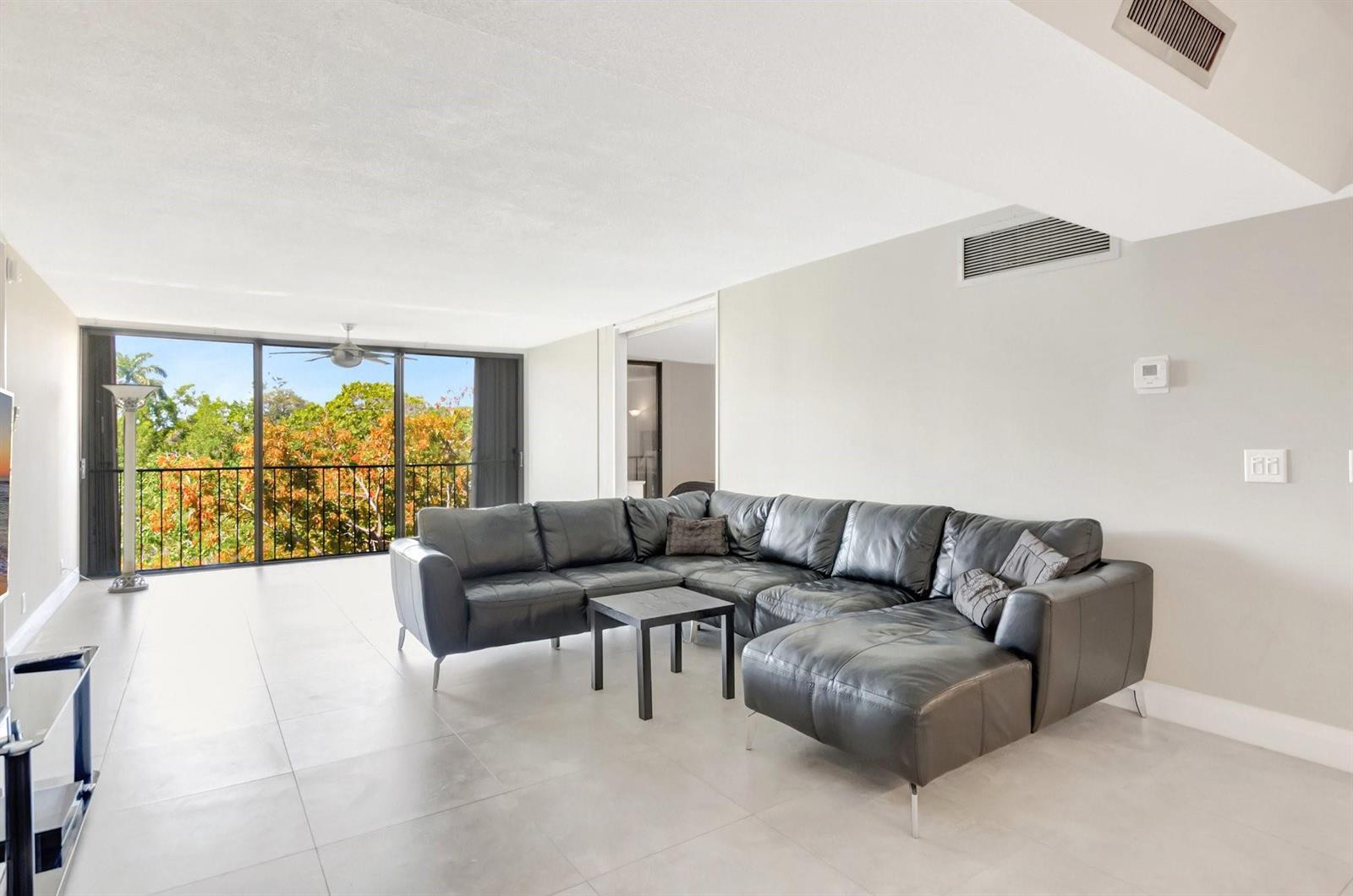 501 SW 11th Place # 403, Boca Raton FL 33432 photo 2