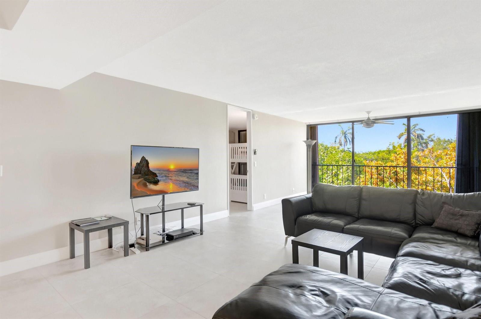 501 SW 11th Place # 403, Boca Raton FL 33432 photo 3