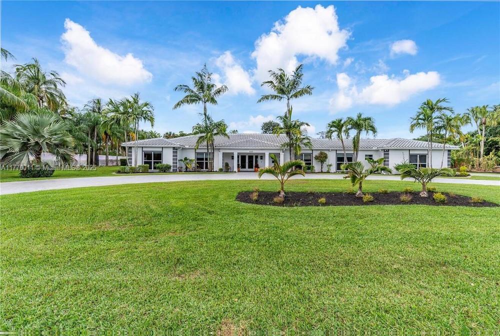 5207 White Oak Ln, Tamarac FL 33319