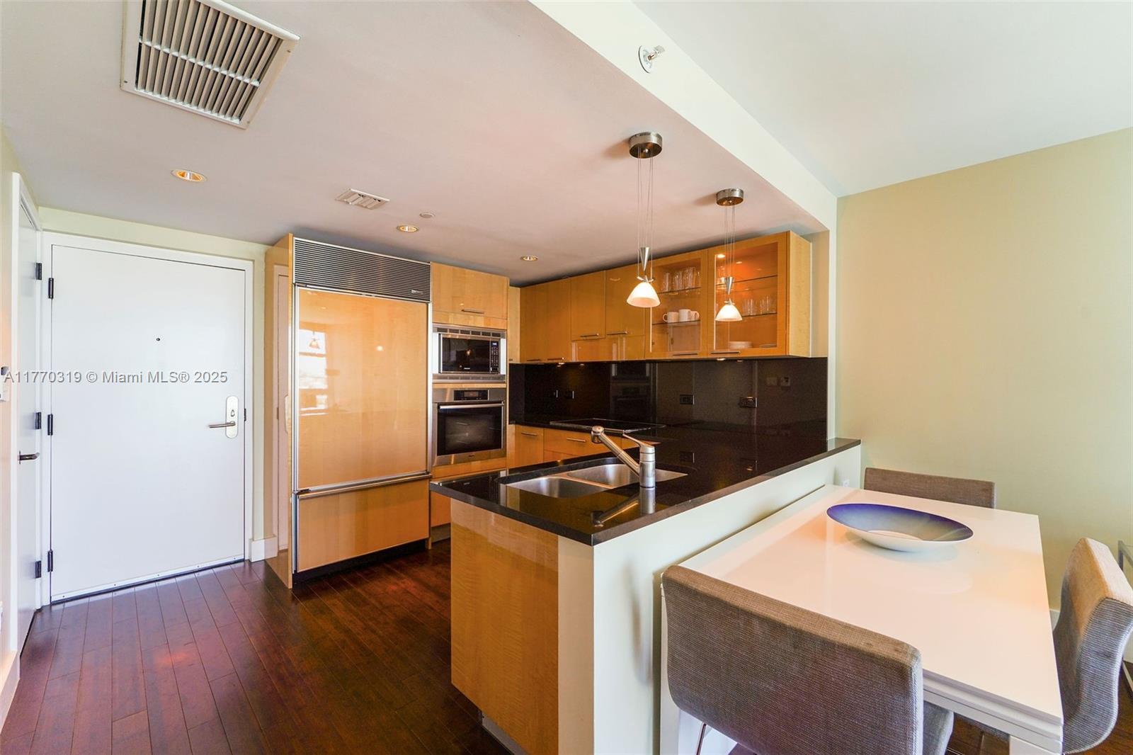 6801 Collins Ave, Miami Beach FL 33141 photo 3