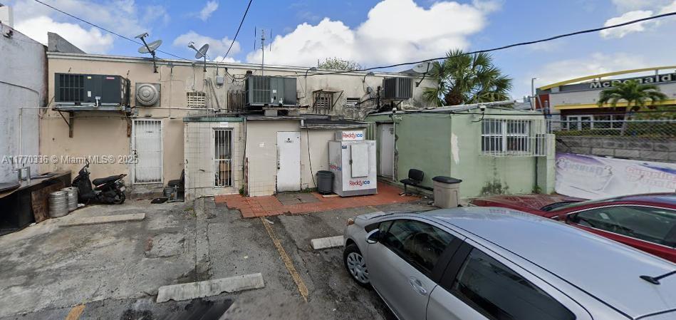 1044 W Flagler St, Miami FL 33130 photo 4