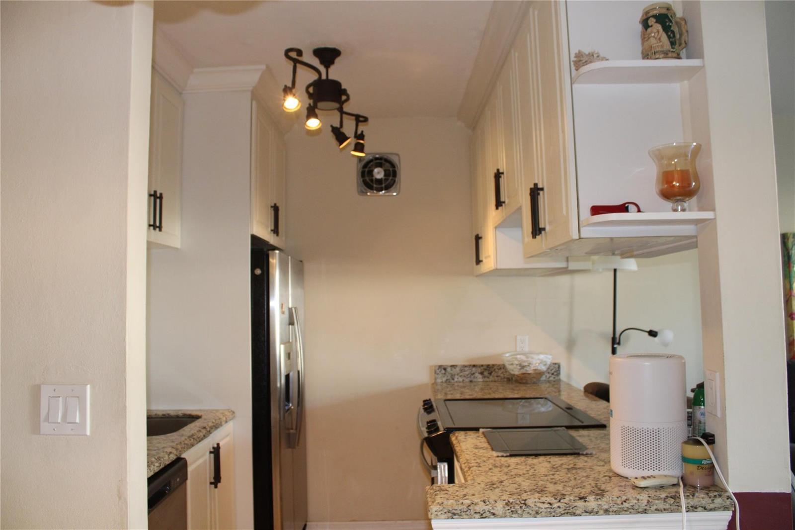 900 SW 11th Avenue # 5C, Hallandale Beach FL 33009 photo 5