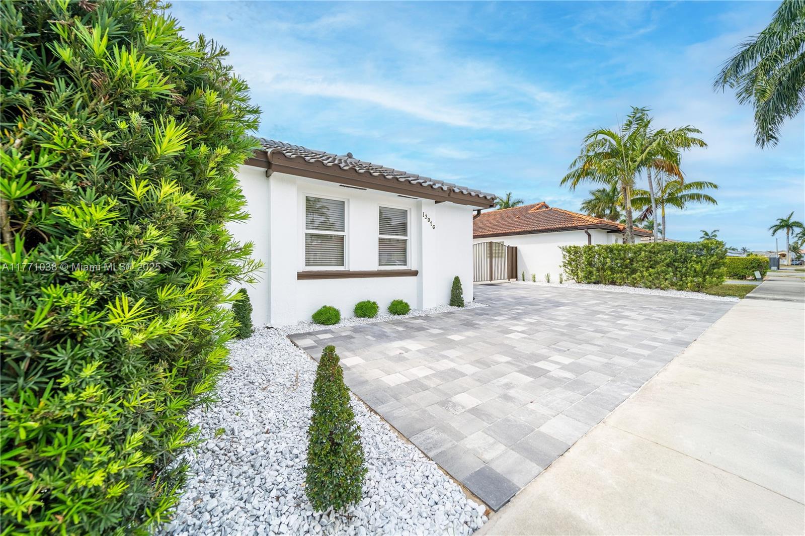 13026 NW 9th St, Miami FL 33182 photo 2
