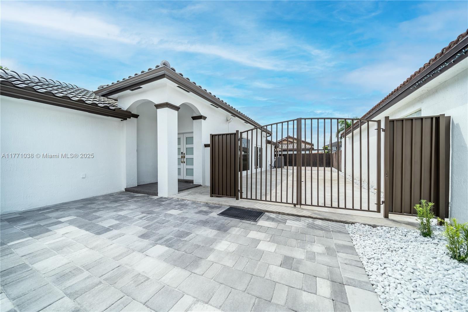 13026 NW 9th St, Miami FL 33182 photo 4